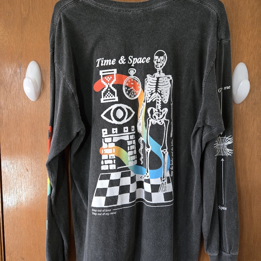 PACSON, Graphic Sweatshirt with Colorful Yin Yang Design - Picture 4 of 7
